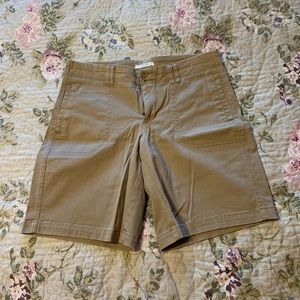 Ladies Brand Maurice’s Shorts Color Khaki size 4, NEW!!!